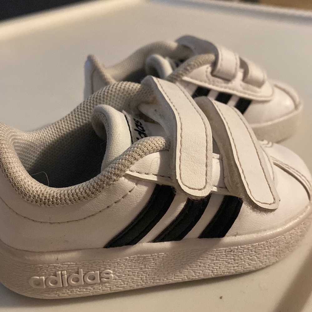 Velcro Grand Court Adidas Size 4